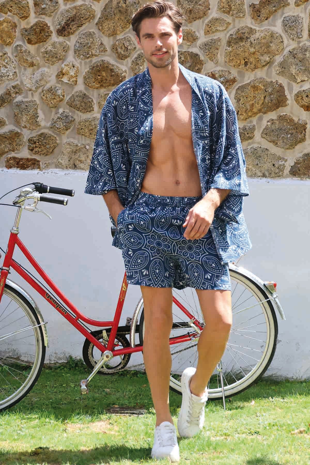 un homme qui porte le vestiaire de vacances