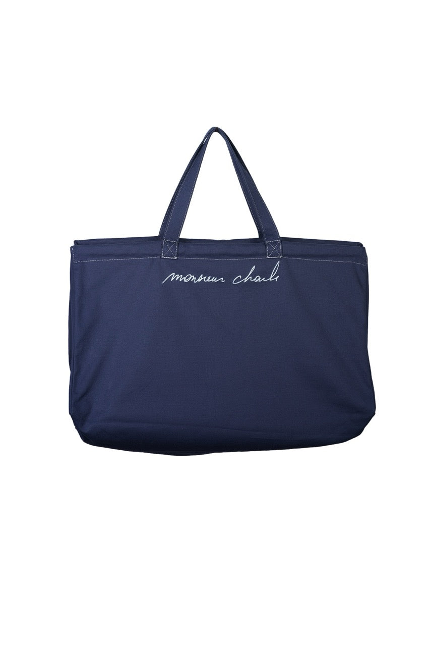 Maxi cabas homme WALTER bleu en canvas de coton, avec broderie Monsieur Charli en écriture cursive blanche