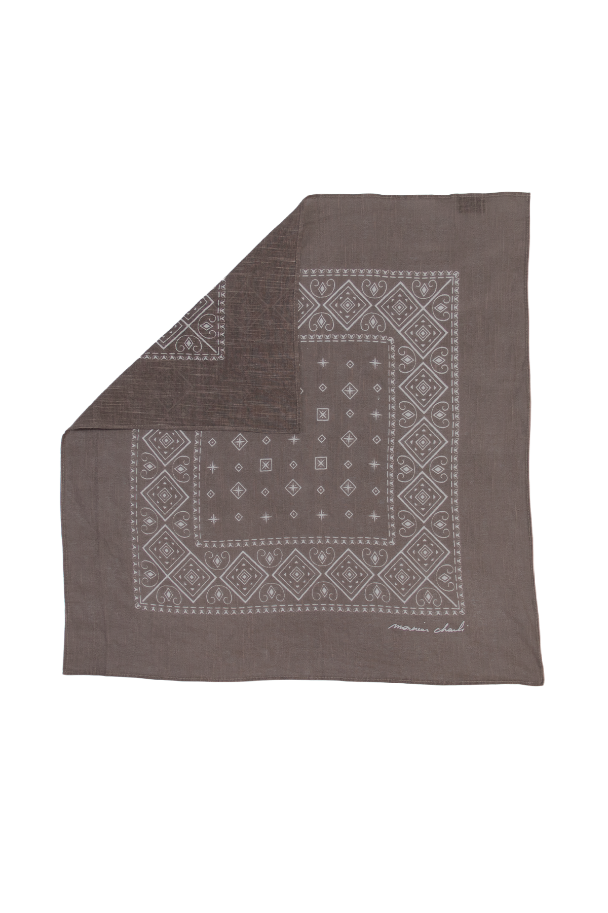 bandana fared coloris taupe a plat replié sur un coin